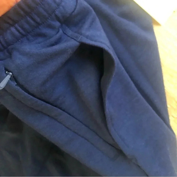 Icebreaker Merino Royal Navy Pocket Wool Blend Terry 200 Joggers Size XS NWT - Picture 8 of 11